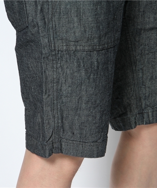Denime（ドゥニーム）の「COTTON LINEN DUNGAREE BAKER SHORTS/コットンリネンダンガリーベーカーショーツ（その他パンツ・メンズ・ナチュラル/インディゴブルー・SMALL/MEDIUM/LARGE）」の8枚目の写真