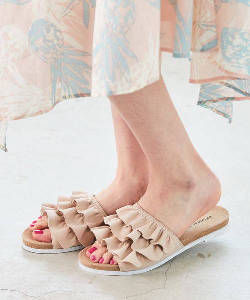 ORiental TRaffic（オリエンタルトラフィック）の「春夏★フリルフラットサンダル★8225（サンダル・レディース・ブラック/ベージュ/レッド・3L/L/LL/M/SS/S）」の2枚目の写真