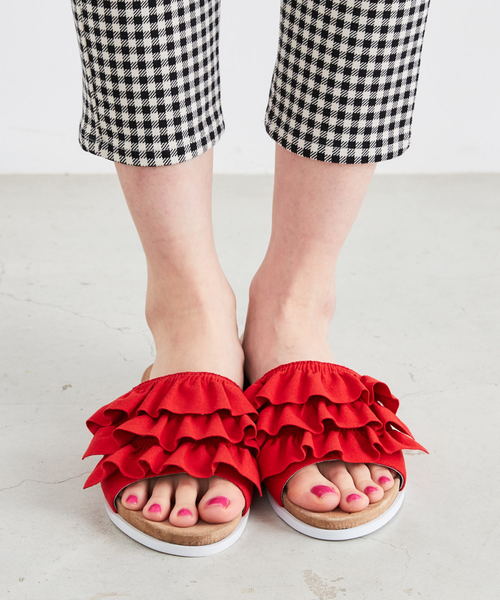 ORiental TRaffic（オリエンタルトラフィック）の「春夏★フリルフラットサンダル★8225（サンダル・レディース・ブラック/ベージュ/レッド・3L/L/LL/M/SS/S）」の3枚目の写真