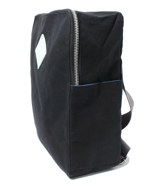 WHO'S WHO gallery（フーズフーギャラリー）の「【ziple】パラフィンリュック（バックパック/リュック・メンズ・ブルー/ブラック/オフホワイト・FREE）」の4枚目の写真