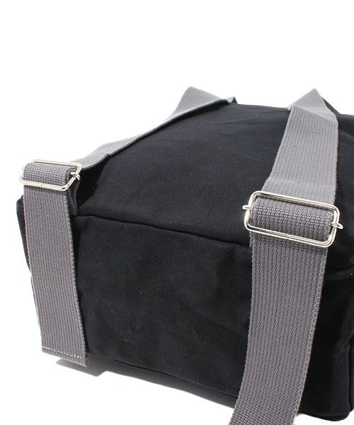 WHO'S WHO gallery（フーズフーギャラリー）の「【ziple】パラフィンリュック（バックパック/リュック・メンズ・ブルー/ブラック/オフホワイト・FREE）」の6枚目の写真