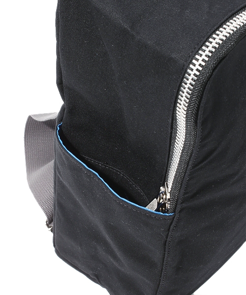 WHO'S WHO gallery（フーズフーギャラリー）の「【ziple】パラフィンリュック（バックパック/リュック・メンズ・ブルー/ブラック/オフホワイト・FREE）」の8枚目の写真