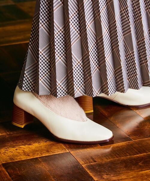 BEAUTY&YOUTH UNITED ARROWS（ビューティーアンドユースユナイテッドアローズ）の「BY∴ フェイクレザー スクエアトゥパンプス ο（パンプス・レディース・ブラック/ブラウン/ホワイト/ベージュ・35h/36h/37h/36/37/38）」の2枚目の写真