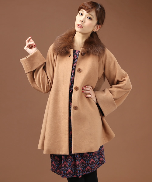 Soareak（ソアリーク）の「FOXファーツキテントラインコート（その他アウター・レディース・ネイビー/キャメル/マスタード・MEDIUM）」の8枚目の写真