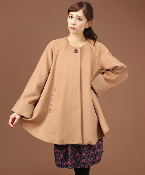 Soareak（ソアリーク）の「FOXファーツキテントラインコート（その他アウター・レディース・ネイビー/キャメル/マスタード・MEDIUM）」の10枚目の写真