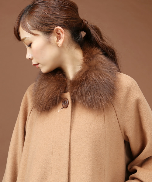 Soareak（ソアリーク）の「FOXファーツキテントラインコート（その他アウター・レディース・ネイビー/キャメル/マスタード・MEDIUM）」の11枚目の写真
