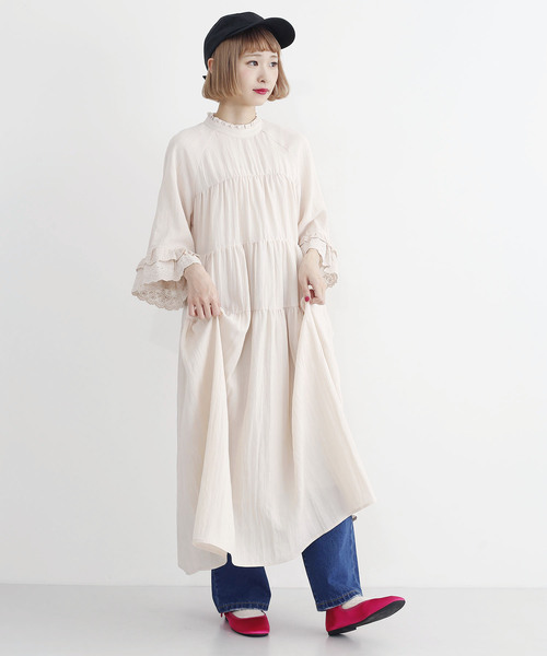 MERLOT(メルロー)の「フリルネックレースギャザーワンピース8171(ワンピース・レディース・ブラック/ベージュ/ネイビー/レッド・FREE)」の3枚目の写真