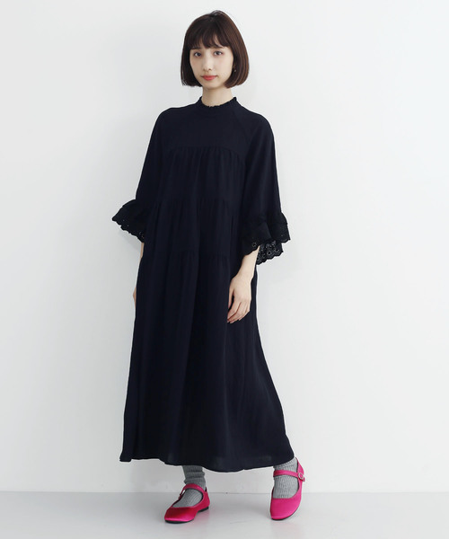 MERLOT(メルロー)の「フリルネックレースギャザーワンピース8171(ワンピース・レディース・ブラック/ベージュ/ネイビー/レッド・FREE)」の2枚目の写真