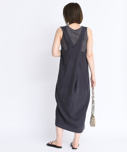 DouDou（ドゥドゥ）の「バッククロスワンピース（ワンピース・レディース・ベージュ/ピンク/チャコールグレー・FREE）」の2枚目の写真