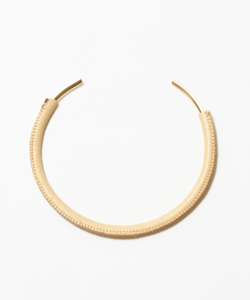 qualite(カリテ)の「レザーチョーカー(チョーカー・レディース・ベージュ/ブラック・フリー)」の3枚目の写真