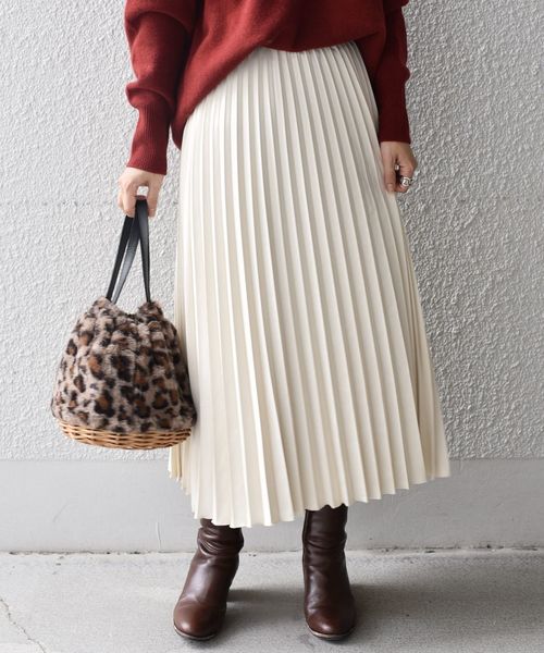 SHIPS(シップス)の「フェイクスエードプリーツスカート◇(スカート・レディース・オフホワイト/ピンク/ベージュ系その他/ライトピンク/ベージュ/ネイビー/ブラウン・ONE SIZE)」の8枚目の写真