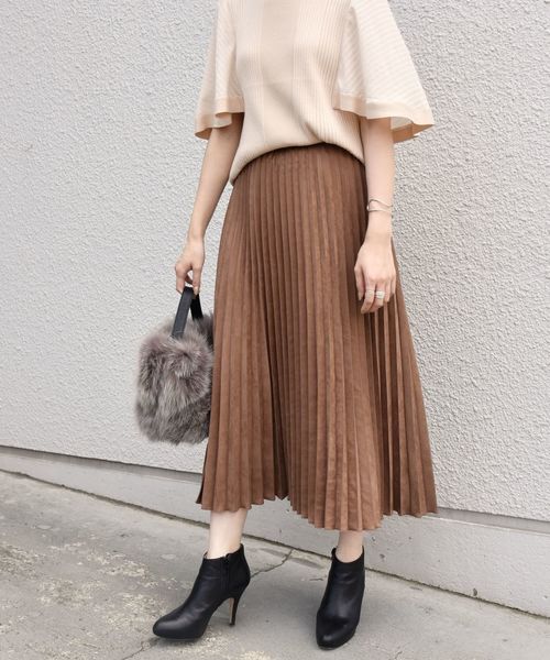 SHIPS(シップス)の「フェイクスエードプリーツスカート◇(スカート・レディース・オフホワイト/ピンク/ベージュ系その他/ライトピンク/ベージュ/ネイビー/ブラウン・ONE SIZE)」の20枚目の写真