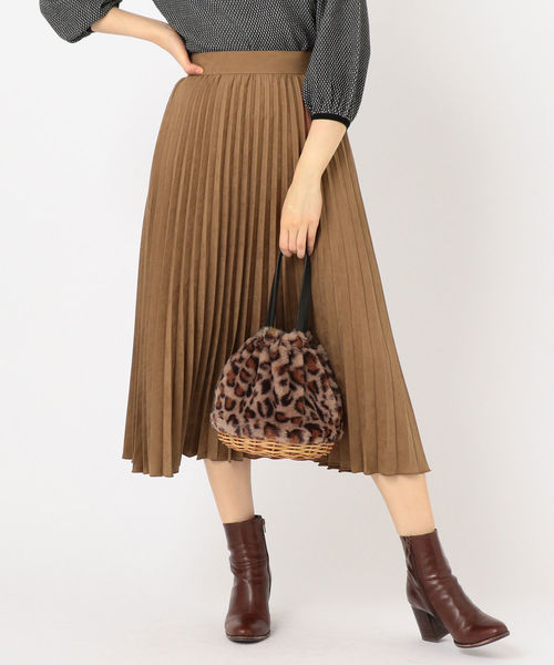 SHIPS(シップス)の「フェイクスエードプリーツスカート◇(スカート・レディース・オフホワイト/ピンク/ベージュ系その他/ライトピンク/ベージュ/ネイビー/ブラウン・ONE SIZE)」の17枚目の写真