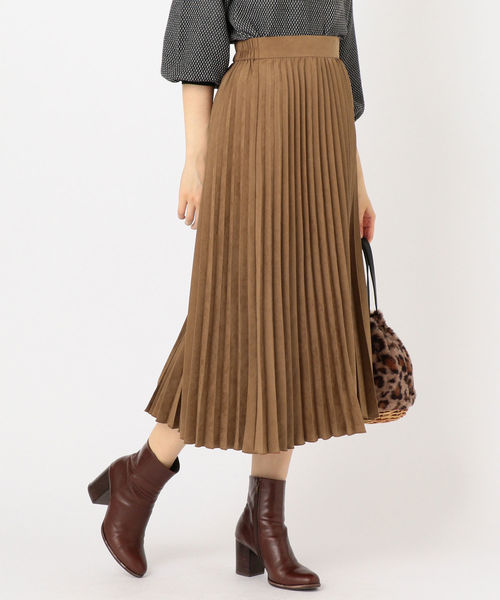 SHIPS(シップス)の「フェイクスエードプリーツスカート◇(スカート・レディース・オフホワイト/ピンク/ベージュ系その他/ライトピンク/ベージュ/ネイビー/ブラウン・ONE SIZE)」の21枚目の写真