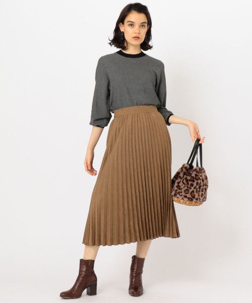 SHIPS(シップス)の「フェイクスエードプリーツスカート◇(スカート・レディース・オフホワイト/ピンク/ベージュ系その他/ライトピンク/ベージュ/ネイビー/ブラウン・ONE SIZE)」の10枚目の写真