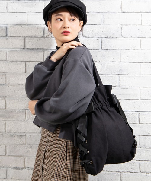 WEGO（ウィゴー）の「WEGO/サイドレースアップリボン巾着トートバッグ（トートバッグ・レディース・ブラック/キナリ/その他2/その他1・FREE）」の2枚目の写真