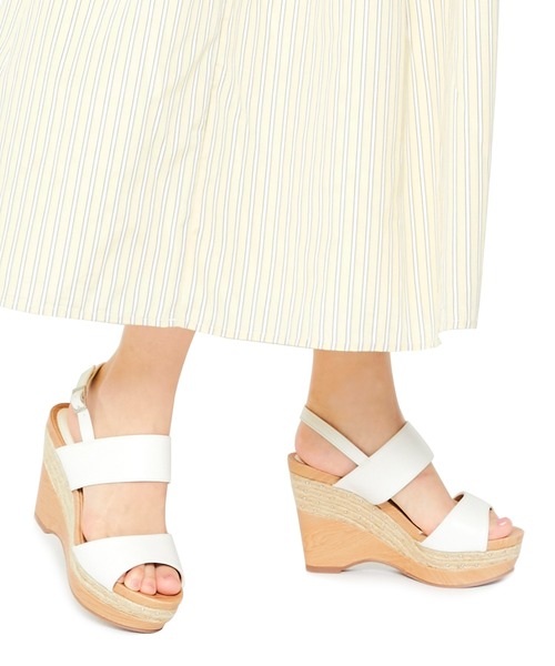 Mafmof(マフモフ)の「Mafmof(マフモフ) ダブルベルトのウェッジソールサンダル(サンダル・レディース・ホワイト/ブラック/シルバー・S/M/L/LL)」の1枚目の写真