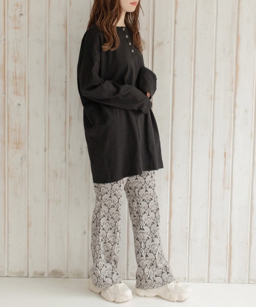 Mysa&Liina（ミーサリーナ）の「ヘンリーネックBIGロングTシャツ（Tシャツ/カットソー・レディース・ブラック/オフホワイト/サックスブルー/ラベンダー・M）」の18枚目の写真