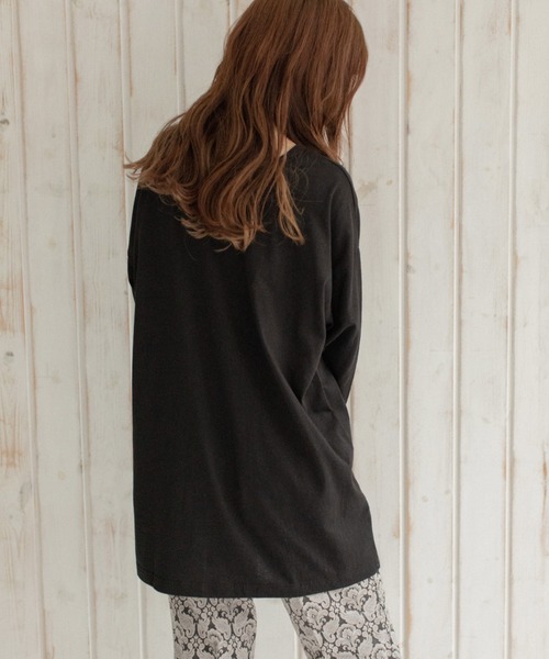 Mysa&Liina（ミーサリーナ）の「ヘンリーネックBIGロングTシャツ（Tシャツ/カットソー・レディース・ブラック/オフホワイト/サックスブルー/ラベンダー・M）」の21枚目の写真