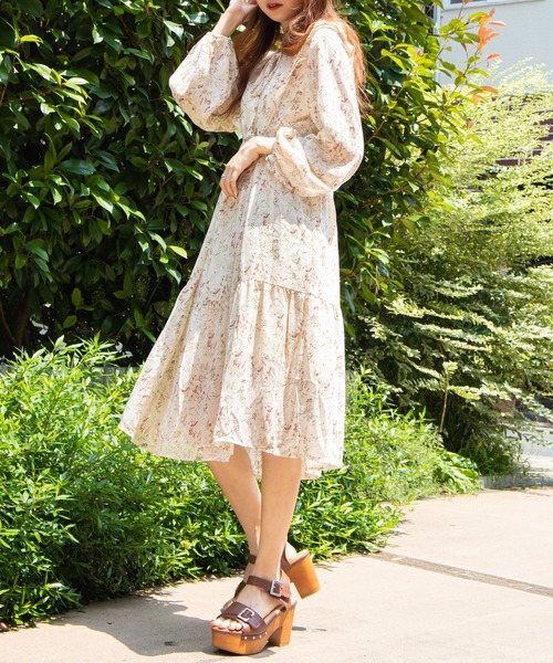 WEGO（ウィゴー）の「WEGO/フラワーフリルワンピース（ワンピース・レディース・ホワイト/ブラック・FREE）」の5枚目の写真