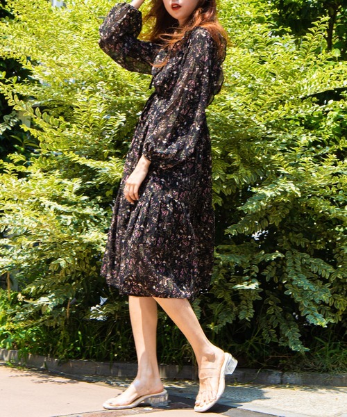 WEGO（ウィゴー）の「WEGO/フラワーフリルワンピース（ワンピース・レディース・ホワイト/ブラック・FREE）」の7枚目の写真