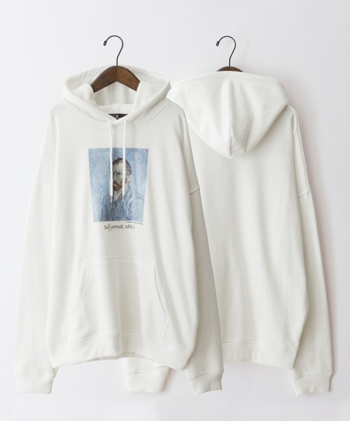 MONO-MART（モノマート）の「別注プリントART オーバーサイズ裏毛プルオーバーパーカー（パーカー・メンズ・ブラウン系その他3/ベージュ系その他/ホワイト系その他2/ホワイト系その他/ベージュ系その他4/グリーン系その他2/ブラック系その他4/ホワイト系その他3/ブラウン系その他/ブラック系その他/グリーン系その他4/グレー系その他3/グレー系その他5/ベージュ系その他3/ホワイト系その他4/グリーン系その他/グレー系その他4/ベージュ系その他2/ブラウン系その他2/グリーン系その他5/ブラウン系その他4/ブラック系その他5/ホワイト系その他5/グレー系その他2/グレー系その他/ブラック系その他3/グリーン系その他3/ベージュ系その他5/ブラウン系その他5/ブラック系その他2・M/L/S）」の2枚目の写真