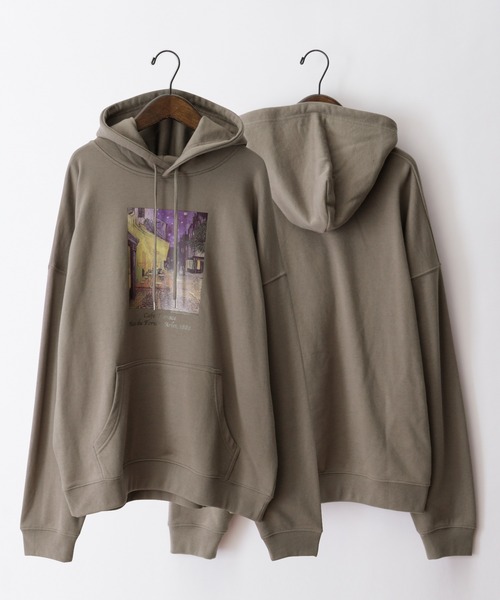 MONO-MART（モノマート）の「別注プリントART オーバーサイズ裏毛プルオーバーパーカー（パーカー・メンズ・ブラウン系その他3/ベージュ系その他/ホワイト系その他2/ホワイト系その他/ベージュ系その他4/グリーン系その他2/ブラック系その他4/ホワイト系その他3/ブラウン系その他/ブラック系その他/グリーン系その他4/グレー系その他3/グレー系その他5/ベージュ系その他3/ホワイト系その他4/グリーン系その他/グレー系その他4/ベージュ系その他2/ブラウン系その他2/グリーン系その他5/ブラウン系その他4/ブラック系その他5/ホワイト系その他5/グレー系その他2/グレー系その他/ブラック系その他3/グリーン系その他3/ベージュ系その他5/ブラウン系その他5/ブラック系その他2・M/L/S）」の20枚目の写真