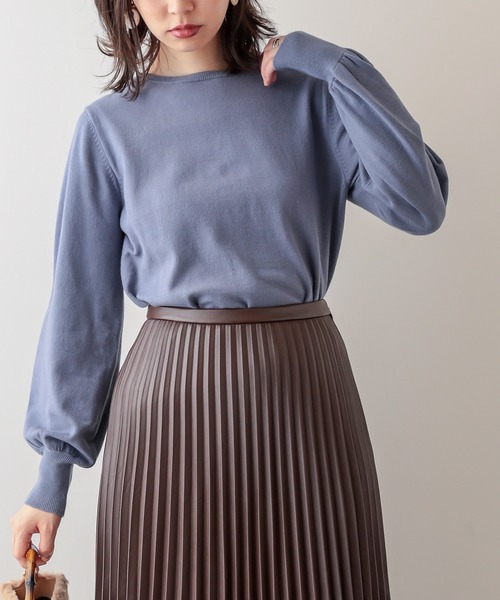 natural couture(ナチュラルクチュール)の「バックパールニットプルオーバー(ニット/セーター・レディース・ブラック/ブラウン/モカ/グリーン/サックスブルー・FREE)」の5枚目の写真