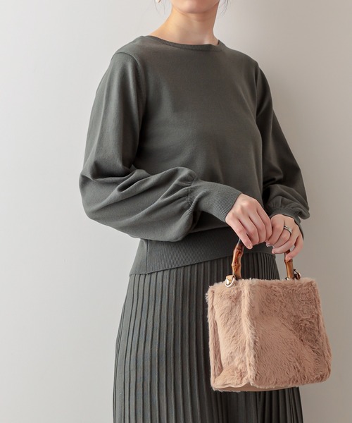 natural couture(ナチュラルクチュール)の「バックパールニットプルオーバー(ニット/セーター・レディース・ブラック/ブラウン/モカ/グリーン/サックスブルー・FREE)」の13枚目の写真