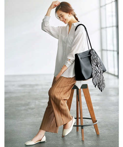 GeeRA(ジーラ)の「スクエアセパレートフラットシューズ(パンプス・レディース・パイソン/ブラック/アイボリー・SMALL/LARGE/MEDIUM/X-LARGE)」の9枚目の写真