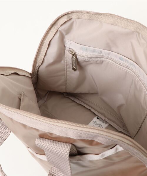 LeSportsac（レスポートサック）の「AMELIA HANDBAG オパールフロスト（ショルダーバッグ）」 WEAR