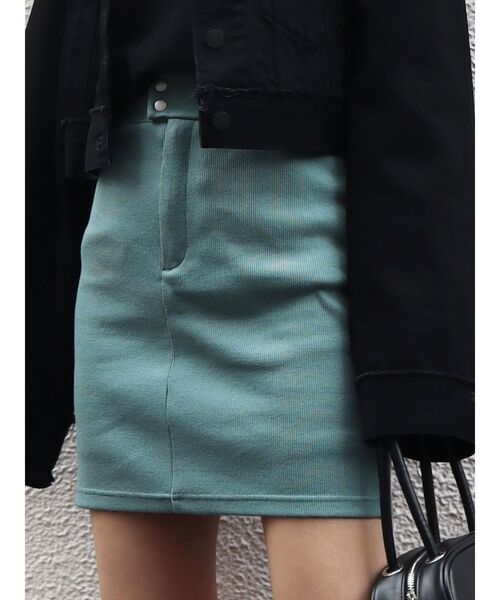 EMODA（エモダ）の「リブハイウエストWボタンスカート（スカート・レディース・ブラック/ベージュ/ミント・SMALL/MEDIUM）」の3枚目の写真