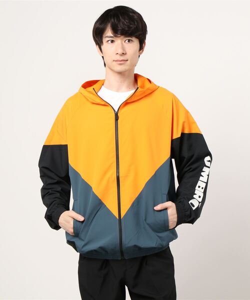 UMBRO（アンブロ）の「アンブロ UMBRO HE クロスジヤケツト（その他アウター・メンズ・オレンジ/ネイビー/ブラック×グリーン・SS/S/M/L）」の3枚目の写真