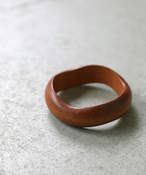 select MOCA（セレクトモカ）の「2021 SS ウェーブデザインウッドバングル（バングル/リストバンド・レディース・ブラウン/アイボリー・FREE）」の10枚目の写真