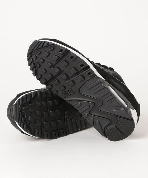 NIKE（ナイキ）の「NIKE ナイキ W AIRMAX 90 SE エアマックス　90　SE WCV8824 001BLK/BLK（スニーカー・レディース・ブラック・25.0cm/26.0cm/22.0cm/22.5cm/23.5cm/24.5cm/23.0cm/25.5cm/24.0cm）」の3枚目の写真