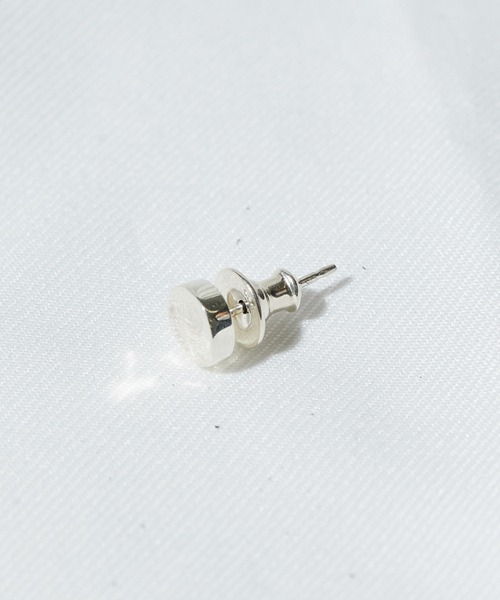 UNITED TOKYO(ユナイテッドトウキョウ)の「TドットピアスL(ピアス(片耳用)・メンズ・シルバー/ブラック・FREE)」の6枚目の写真
