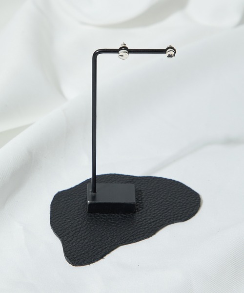 UNITED TOKYO(ユナイテッドトウキョウ)の「TドットピアスL(ピアス(片耳用)・メンズ・シルバー/ブラック・FREE)」の8枚目の写真