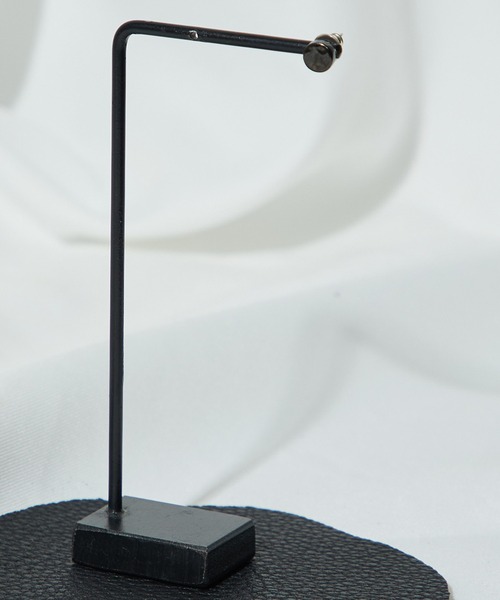 UNITED TOKYO(ユナイテッドトウキョウ)の「TドットピアスL(ピアス(片耳用)・メンズ・シルバー/ブラック・FREE)」の14枚目の写真