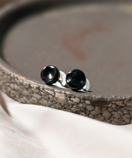 UNITED TOKYO(ユナイテッドトウキョウ)の「TドットピアスL(ピアス(片耳用)・メンズ・シルバー/ブラック・FREE)」の12枚目の写真