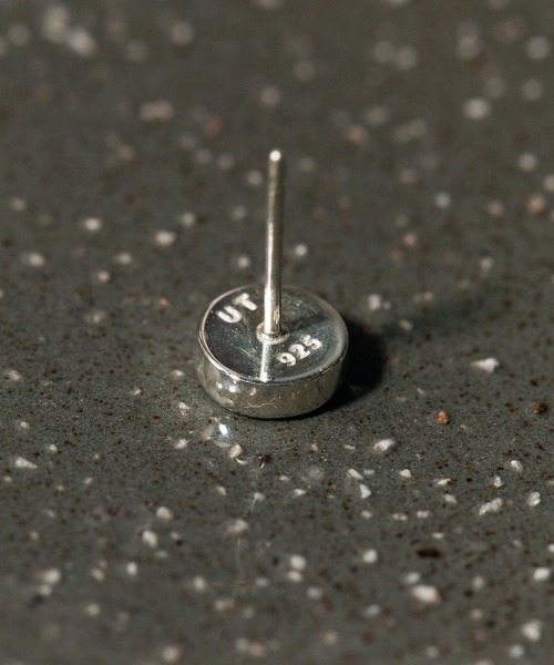 UNITED TOKYO(ユナイテッドトウキョウ)の「TドットピアスL(ピアス(片耳用)・メンズ・シルバー/ブラック・FREE)」の17枚目の写真