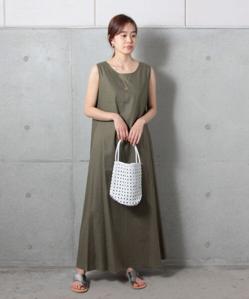 fredy emue(フレディエミュ)の「【WEB限定】レーヨン麻ノースリーブワンピース(ワンピース・レディース・ブラック/チャコールグレー/オリーブ・36/38)」の10枚目の写真