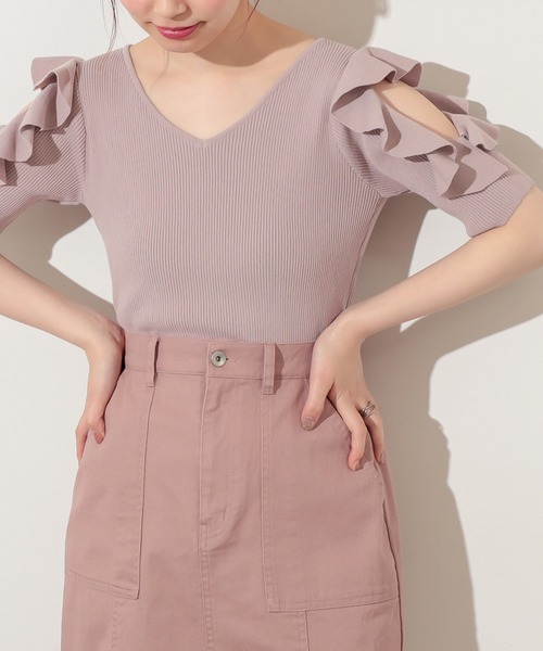 natural couture（ナチュラルクチュール）の「ラッフルスリーブニット（ニット/セーター・レディース・ピンクベージュ/サックスブルー/ブラック/オフホワイト・FREE）」の4枚目の写真