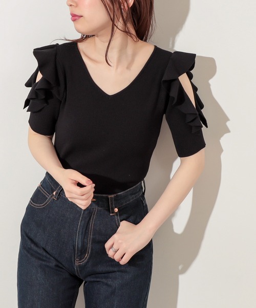 natural couture（ナチュラルクチュール）の「ラッフルスリーブニット（ニット/セーター・レディース・ピンクベージュ/サックスブルー/ブラック/オフホワイト・FREE）」の2枚目の写真