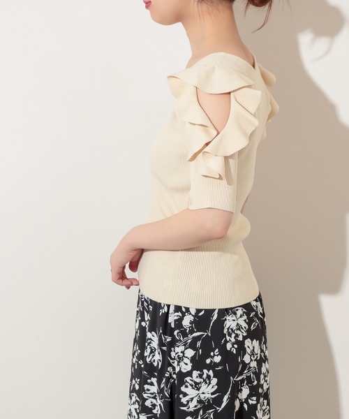 natural couture（ナチュラルクチュール）の「ラッフルスリーブニット（ニット/セーター・レディース・ピンクベージュ/サックスブルー/ブラック/オフホワイト・FREE）」の21枚目の写真