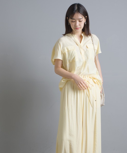 OMNES Another Edition（オムネス アナザーエディション）の「シルクタッチフラップポケットスキッパープルオーバー（シャツ/ブラウス・レディース・ブラック/イエロー/アイボリー/ラベンダー・FREE）」の6枚目の写真