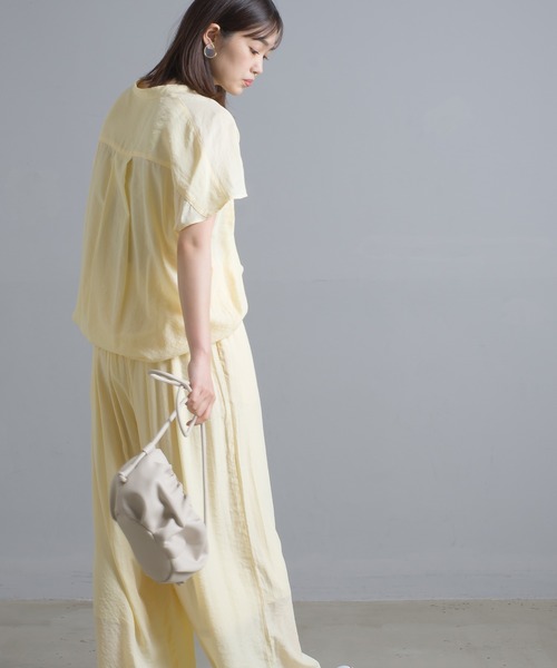 OMNES Another Edition（オムネス アナザーエディション）の「シルクタッチフラップポケットスキッパープルオーバー（シャツ/ブラウス・レディース・ブラック/イエロー/アイボリー/ラベンダー・FREE）」の11枚目の写真