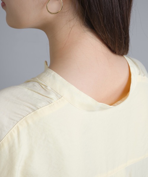 OMNES Another Edition（オムネス アナザーエディション）の「シルクタッチフラップポケットスキッパープルオーバー（シャツ/ブラウス・レディース・ブラック/イエロー/アイボリー/ラベンダー・FREE）」の7枚目の写真