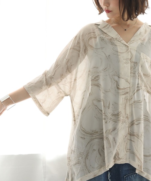 osharewalker（オシャレウォーカー）の「【廃盤】『シアーマーブルプリントシャツ』（シャツ/ブラウス・レディース・ベージュ/ピンク・FREE）」の3枚目の写真