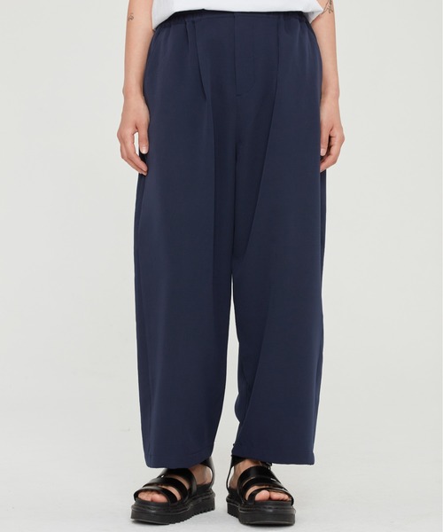 ROMANTIC CROWN（ロマンティッククラウン）の「【ROMANTIC CROWN】WIDE FIT ONE TUCK PANTS / ロマンティッククラウン ワイドフィット ワンタック パンツ（その他パンツ・メンズ・ブラック/ベージュ/ネイビー・SMALL/MEDIUM/LARGE）」の3枚目の写真