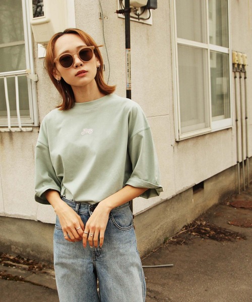 Piko（ピコ）の「【WEB限定】【別注】【PIKO】ビキニ サマーガール イージーケア 高密度ビッグシルエットイラストTシャツ（Tシャツ/カットソー・レディース・グリーン/ブルー/ホワイト/ブラック/ネイビー/ベージュ/ピンク・MEDIUM/LARGE）」の5枚目の写真